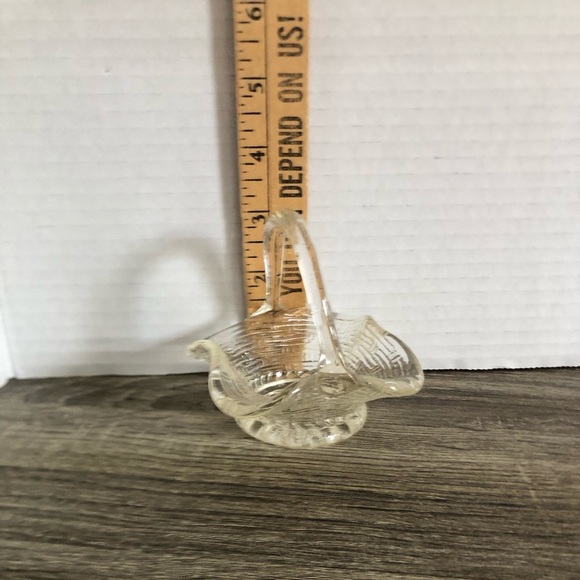 Vtg Miniature Basketweave Glass Basket - Picture 12 of 14